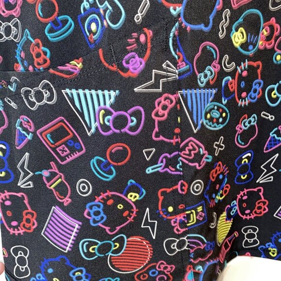 Hello Kitty Ladies Scrub Top Shirt Size Large Black Multicolour Medical Uniform - Picture 3 of 13